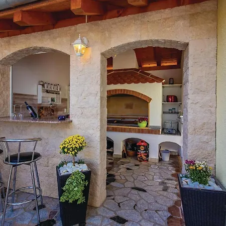 2 Bedroom Gorgeous In Crikvenica