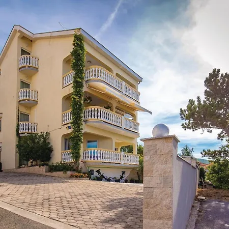 2 Bedroom Gorgeous In Crikvenica